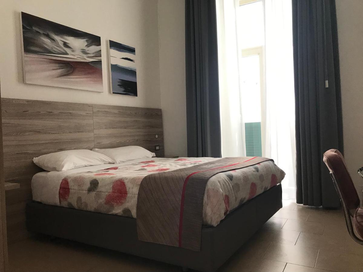 4Stanze Hotel Napoli Eksteriør billede