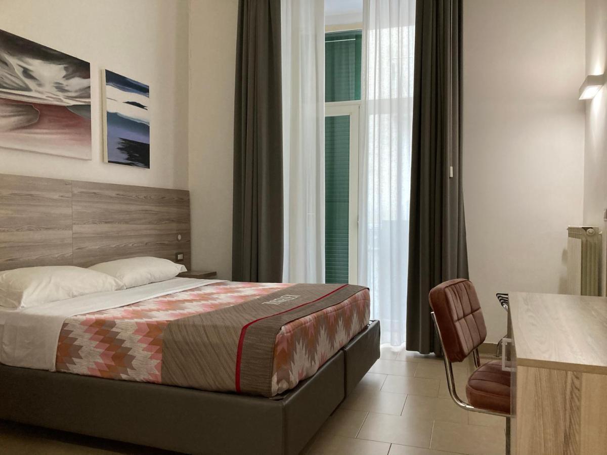 4Stanze Hotel Napoli Eksteriør billede