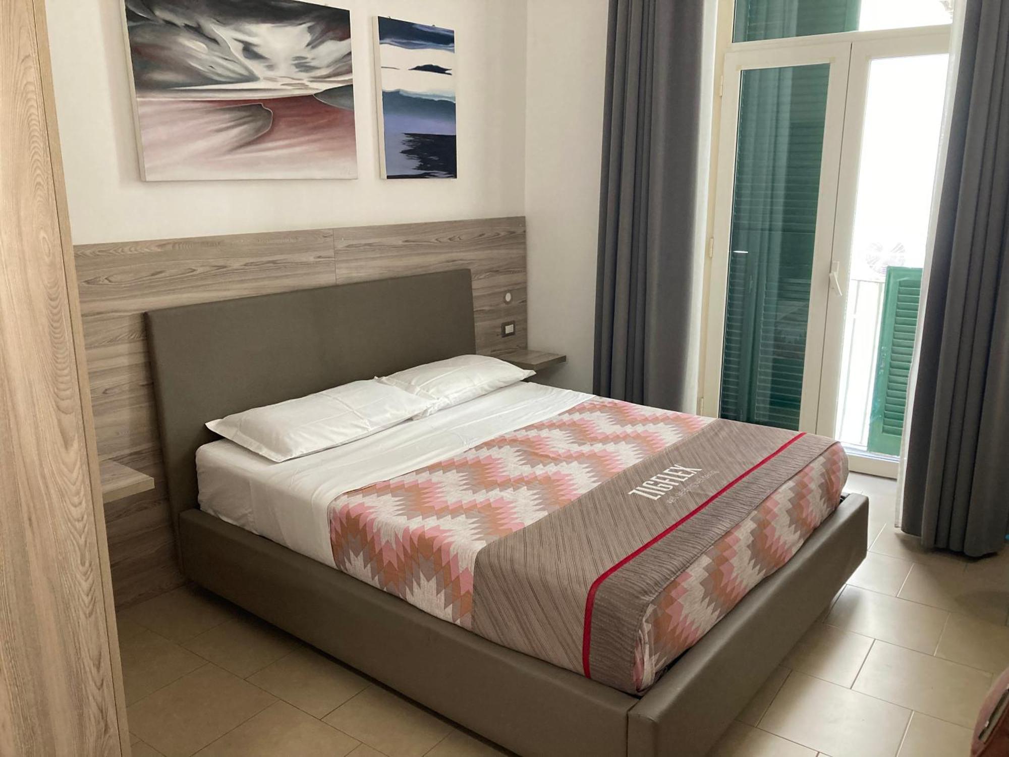 4Stanze Hotel Napoli Eksteriør billede