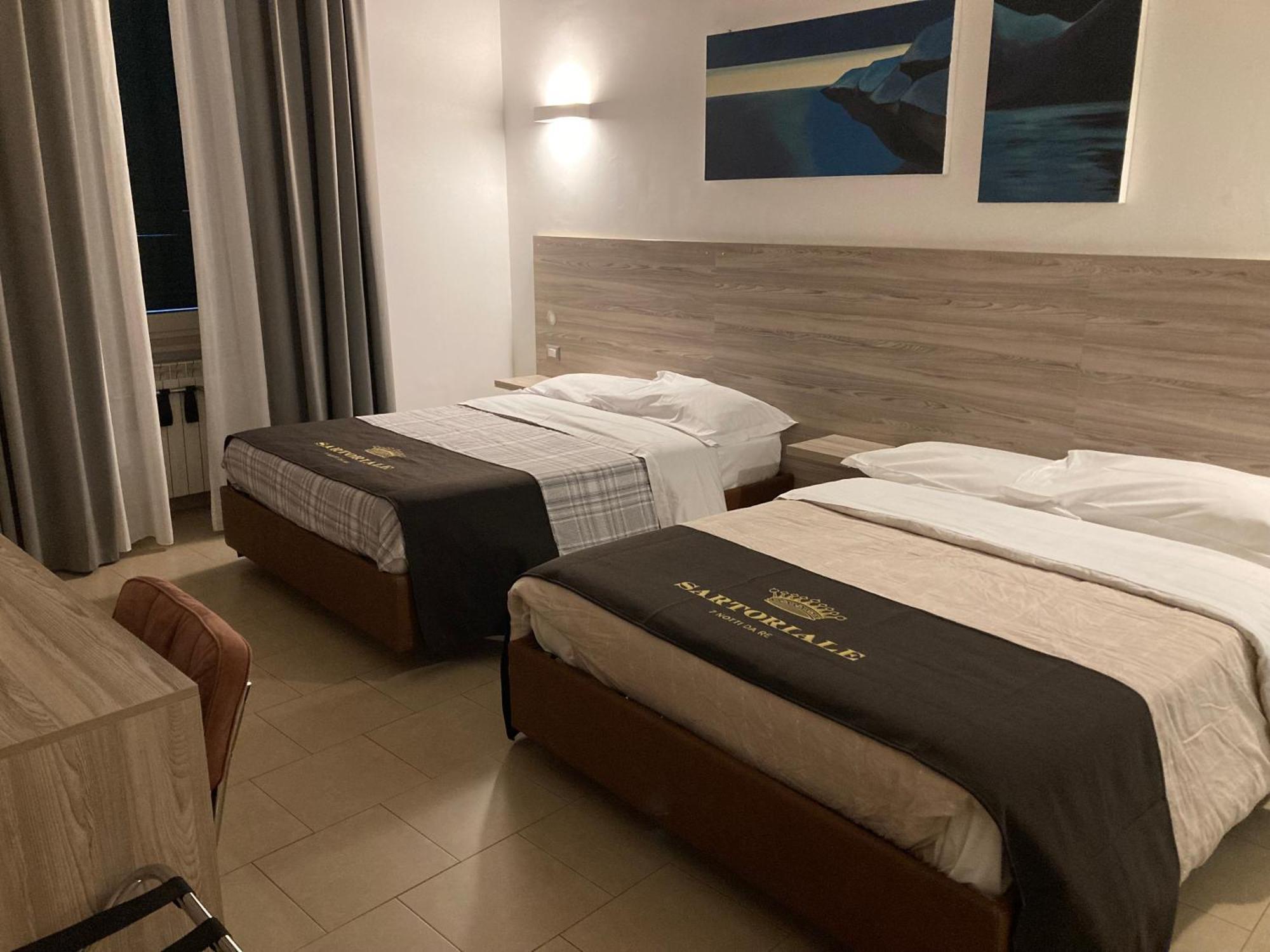 4Stanze Hotel Napoli Eksteriør billede