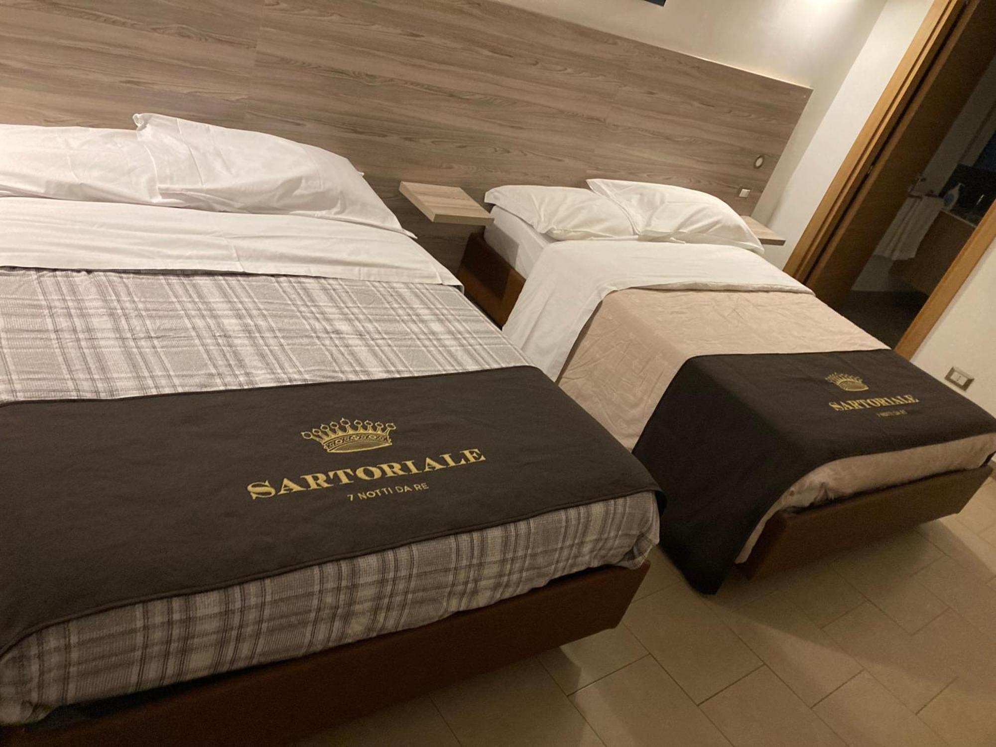 4Stanze Hotel Napoli Eksteriør billede