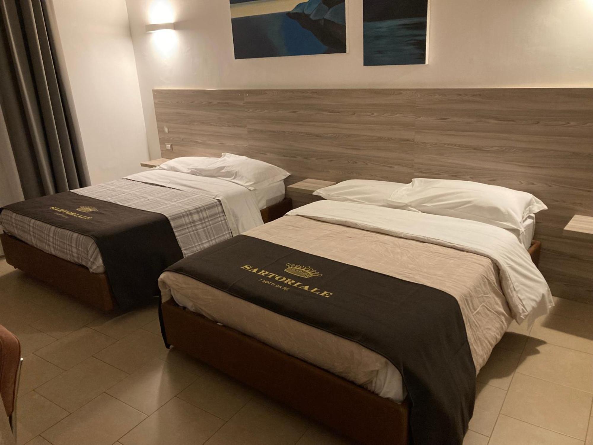 4Stanze Hotel Napoli Eksteriør billede