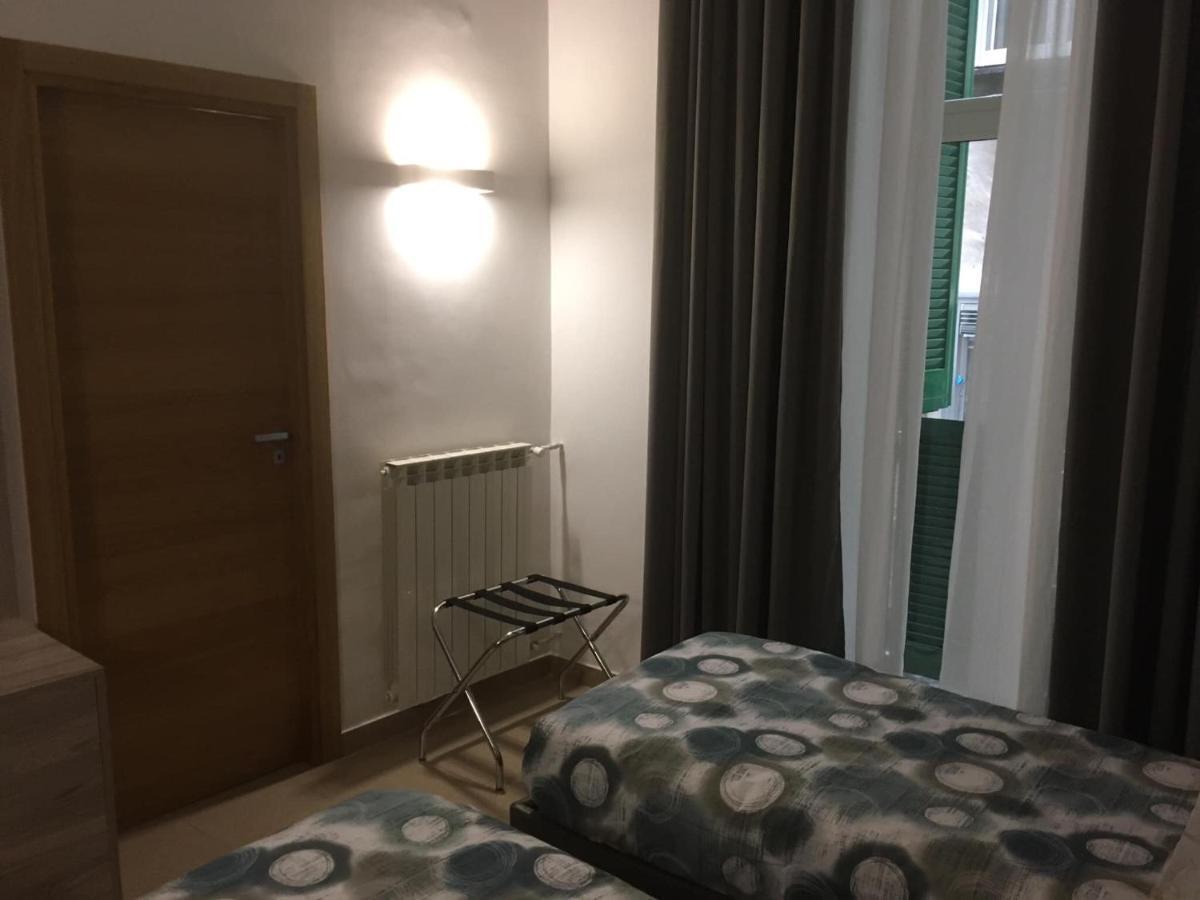4Stanze Hotel Napoli Eksteriør billede